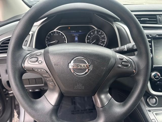 Used 2019 Gray Nissan S image 13