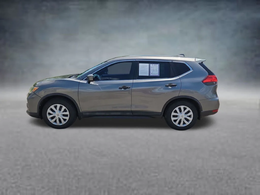 Used 2017 Gray Nissan S image 9