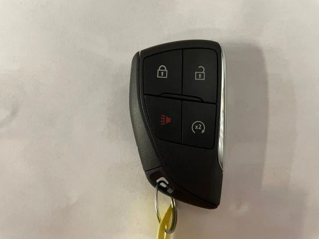 Used 2024 Summit White Chevrolet LT image 19