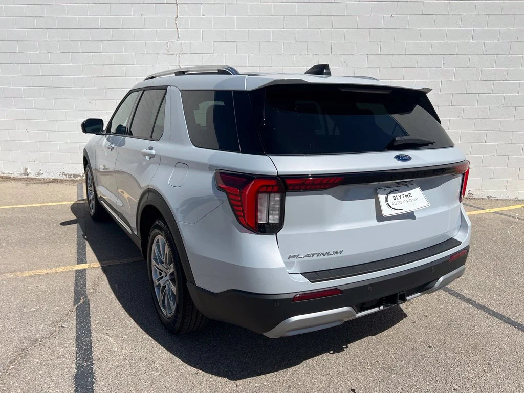 New 2026 Space White Metallic Ford Platinum™ image 4
