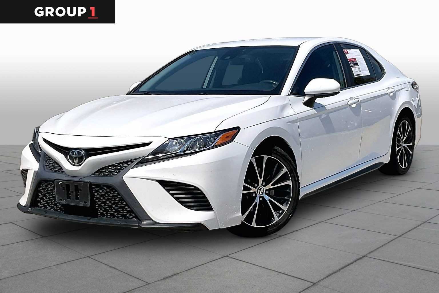 2020 Toyota Camry SE