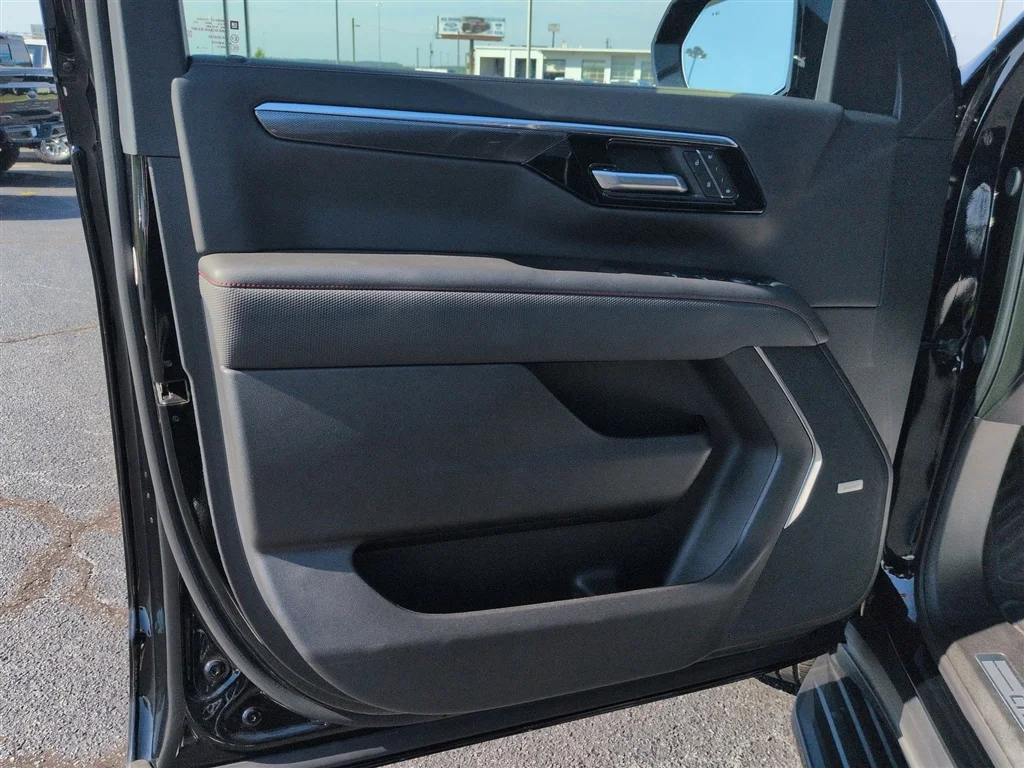 Used 2025 Black Chevrolet RST image 23