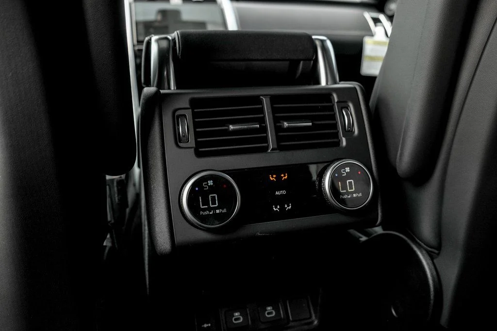 Certified Used 2025 Fuji White Land Rover Dynamic SE image 17