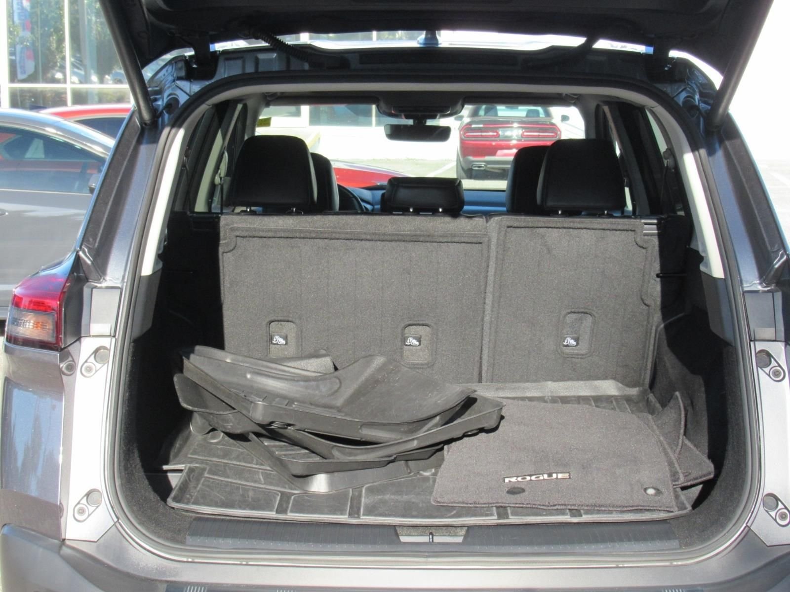 Used 2022 Gray Nissan SL image 34