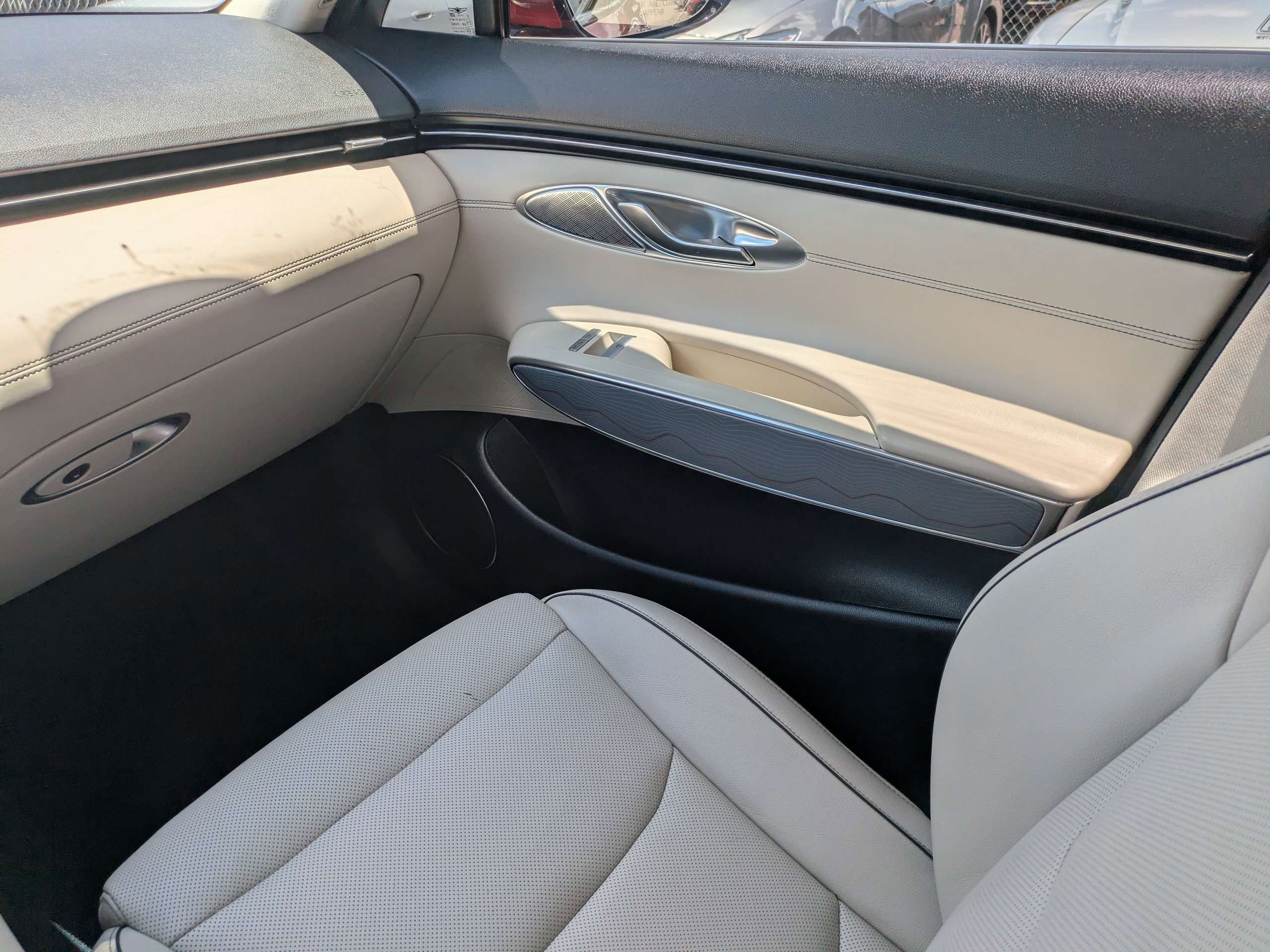 Used 2023  Genesis 2.5T image 17