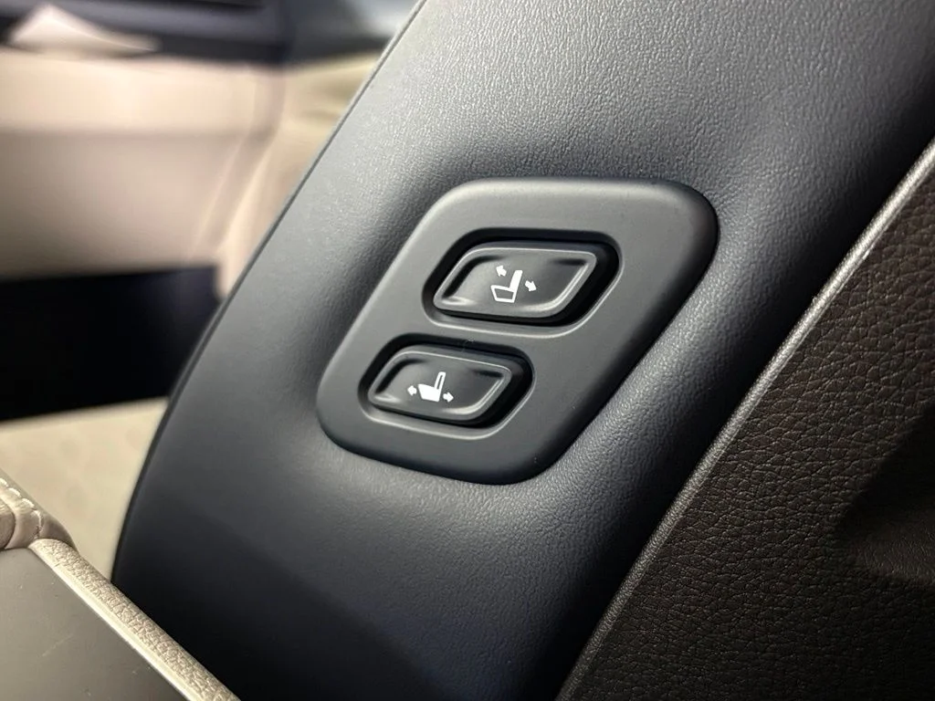 New 2026 Ceramic Silver Kia EX image 35