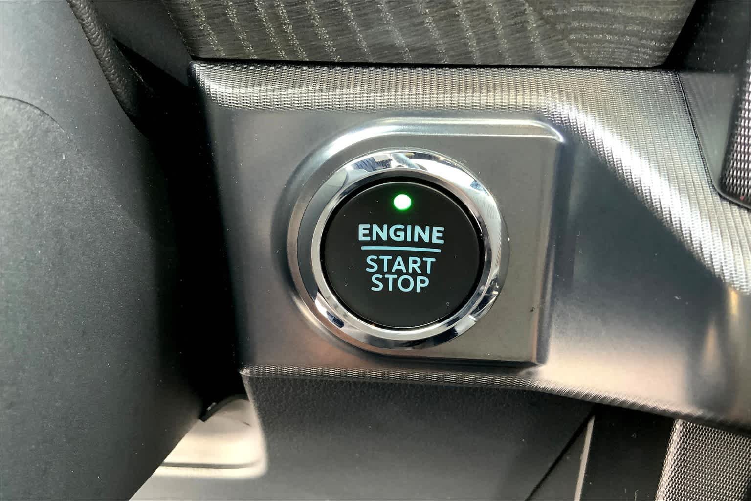 Used 2022 Iconic Silver Metallic Ford Platinum image 32