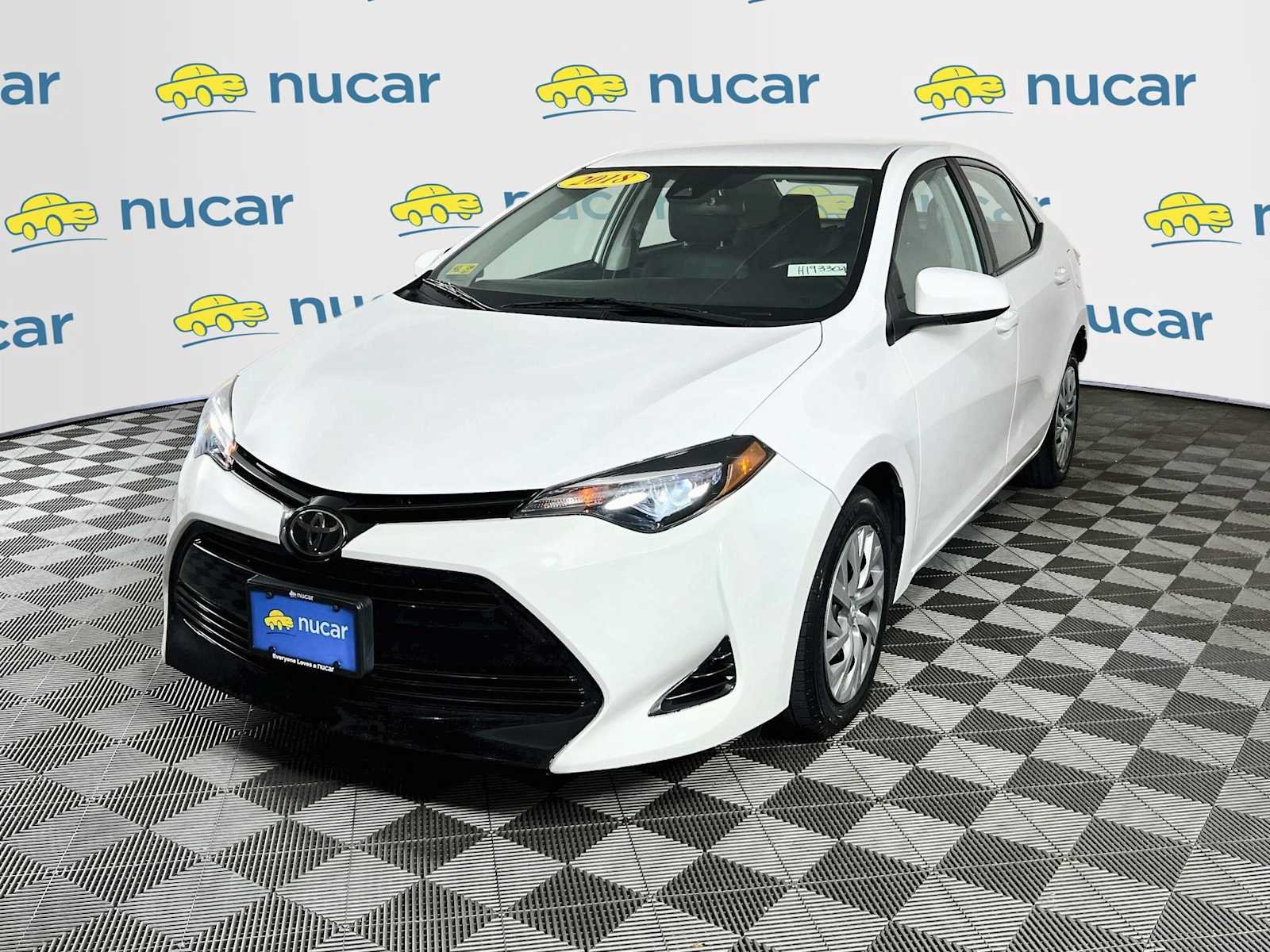 Used 2018 Super White Toyota LE image 3