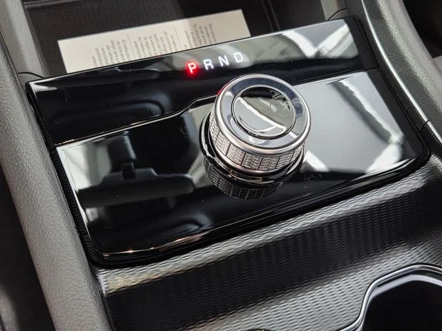 New 2026 Diamond Black Crystal Pearlcoat Jeep Laredo image 21