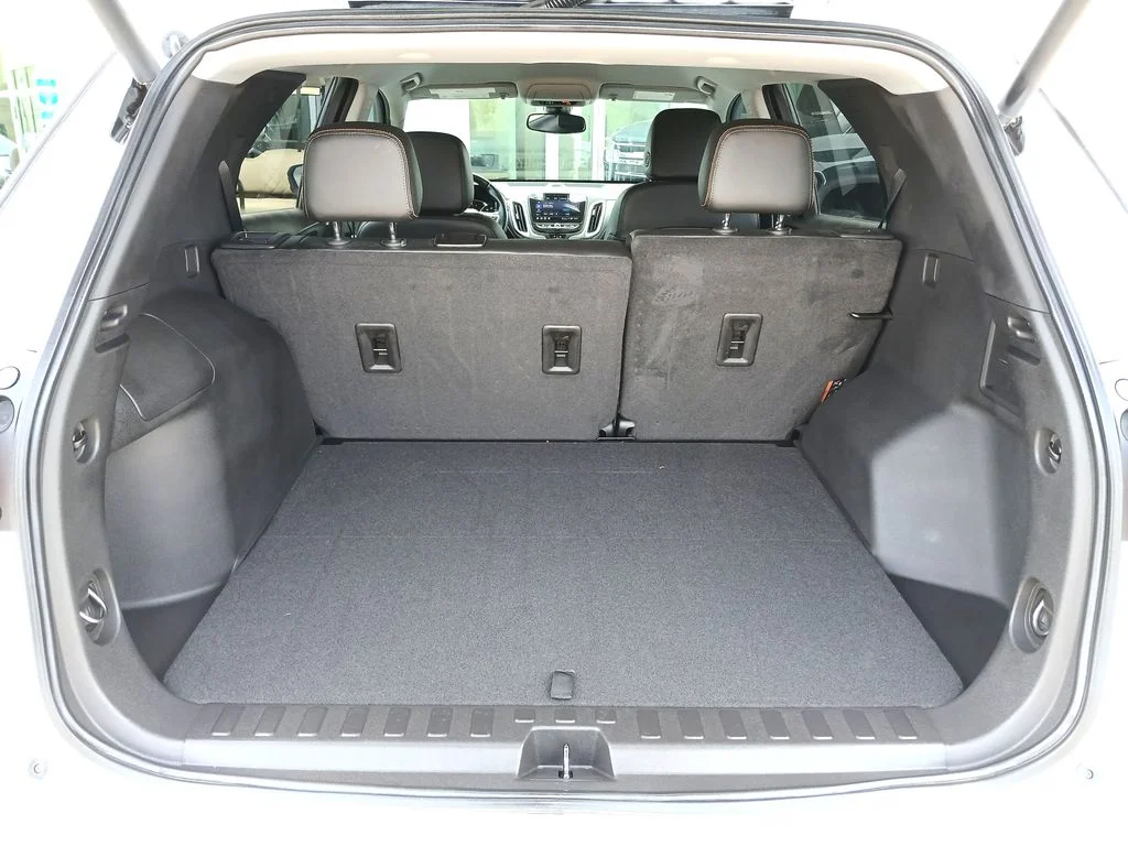 Used 2022 Beige Chevrolet Premier image 27