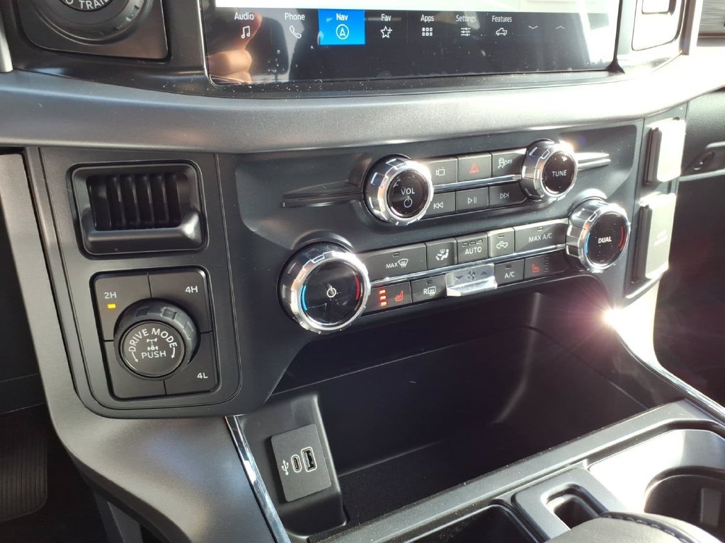 New 2026 Agate Black Metallic Ford XLT image 23