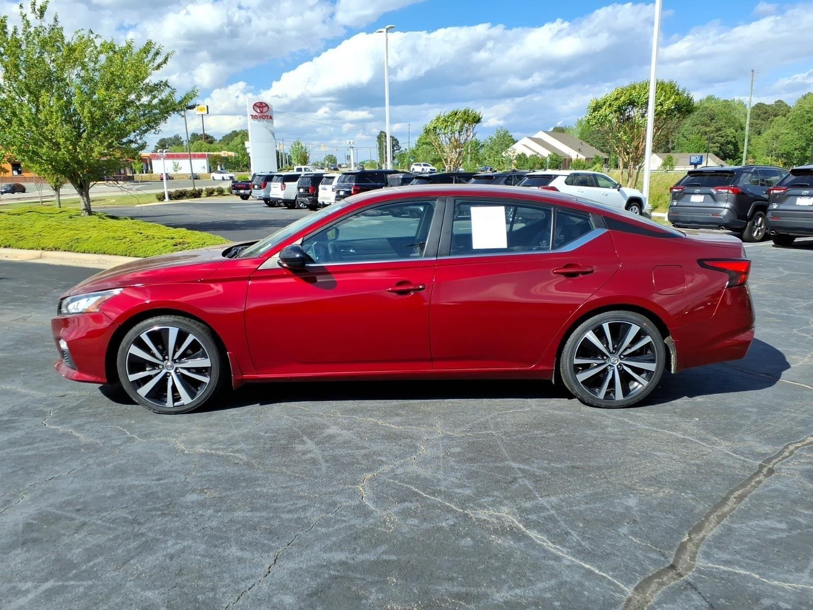 Used 2020 Scarlet Ember Tintcoat Nissan 2.5 SR image 3