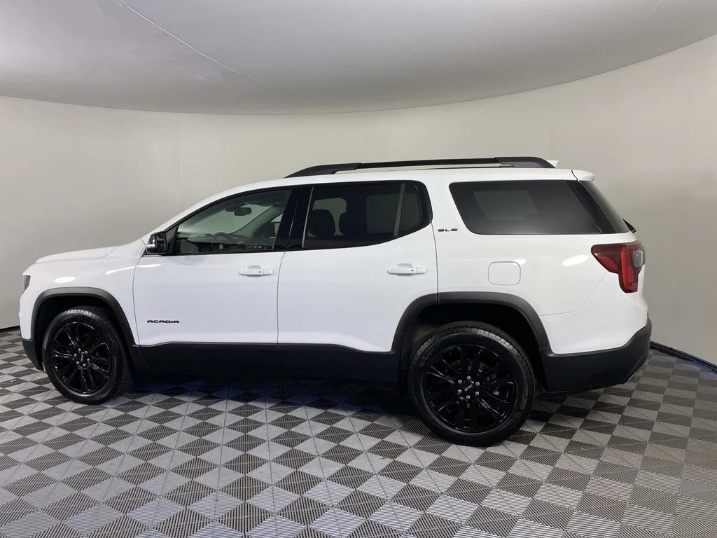Used 2023 White GMC SLE image 5