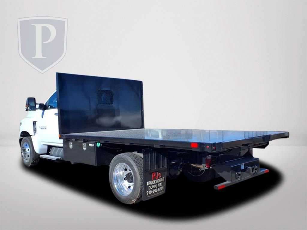 New 2024 Summit White Chevrolet LT image 3