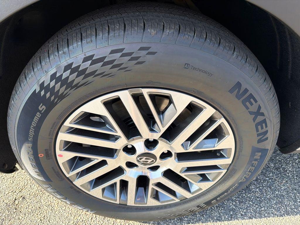 New 2026 Gray Hyundai SEL FWD image 11