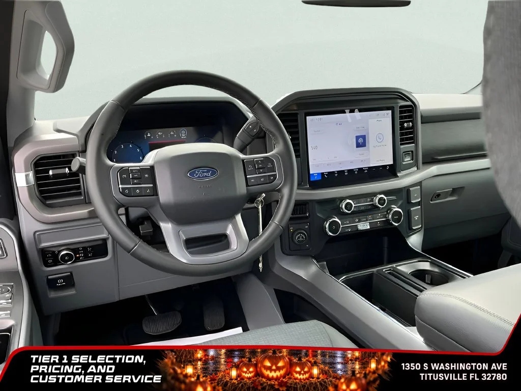 Used 2025 Gray Ford XLT image 19