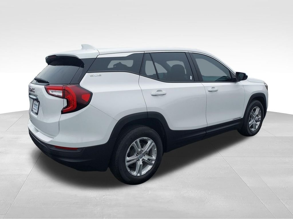 Used 2024 White GMC SLE image 5