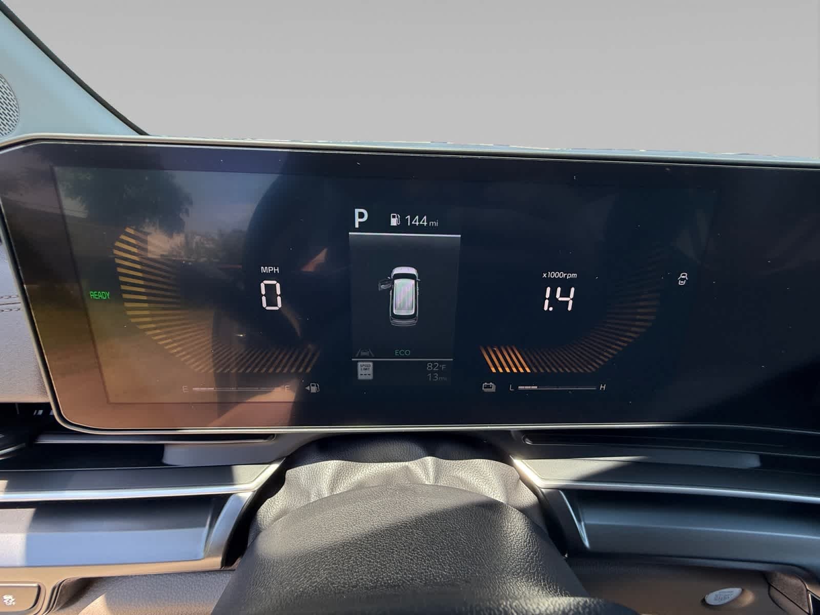 New 2026 Snow White Pearl Kia LXS image 13