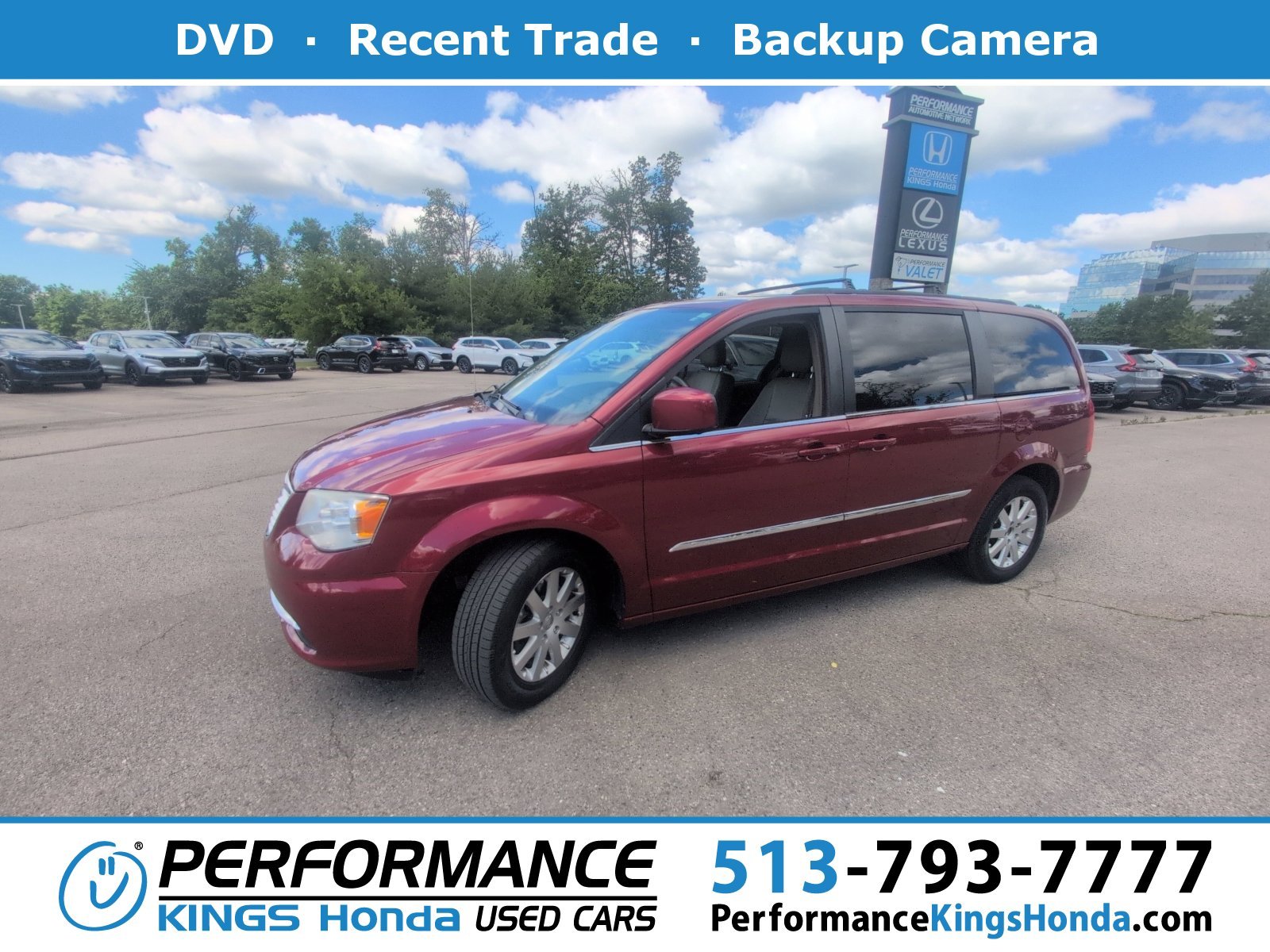 2015 Chrysler Town & Country Touring's photo