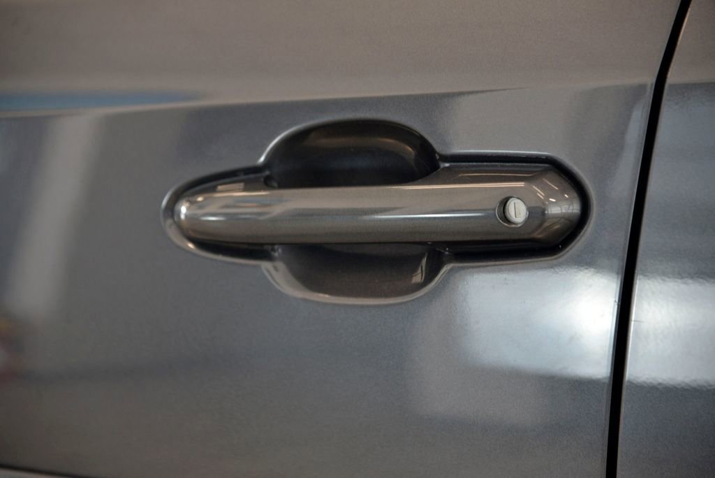 2023 Toyota RAV4 SE - Photo 13