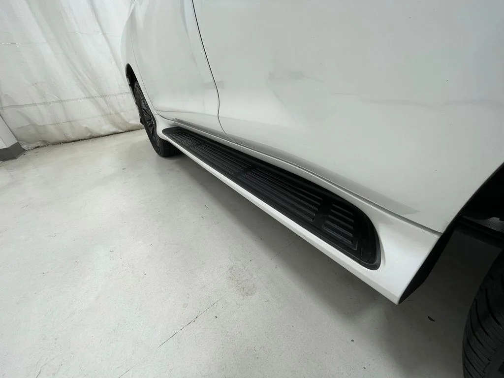 Used 2021  Lexus 460 Luxury image 11
