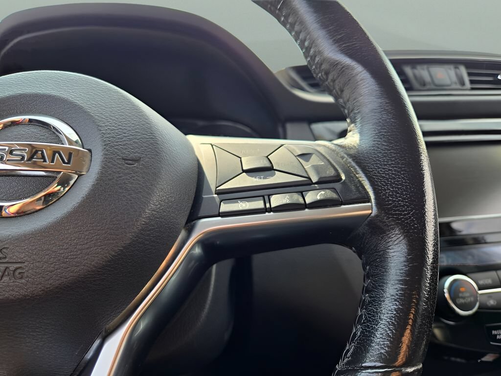 Used 2019 Gray Nissan SV image 29
