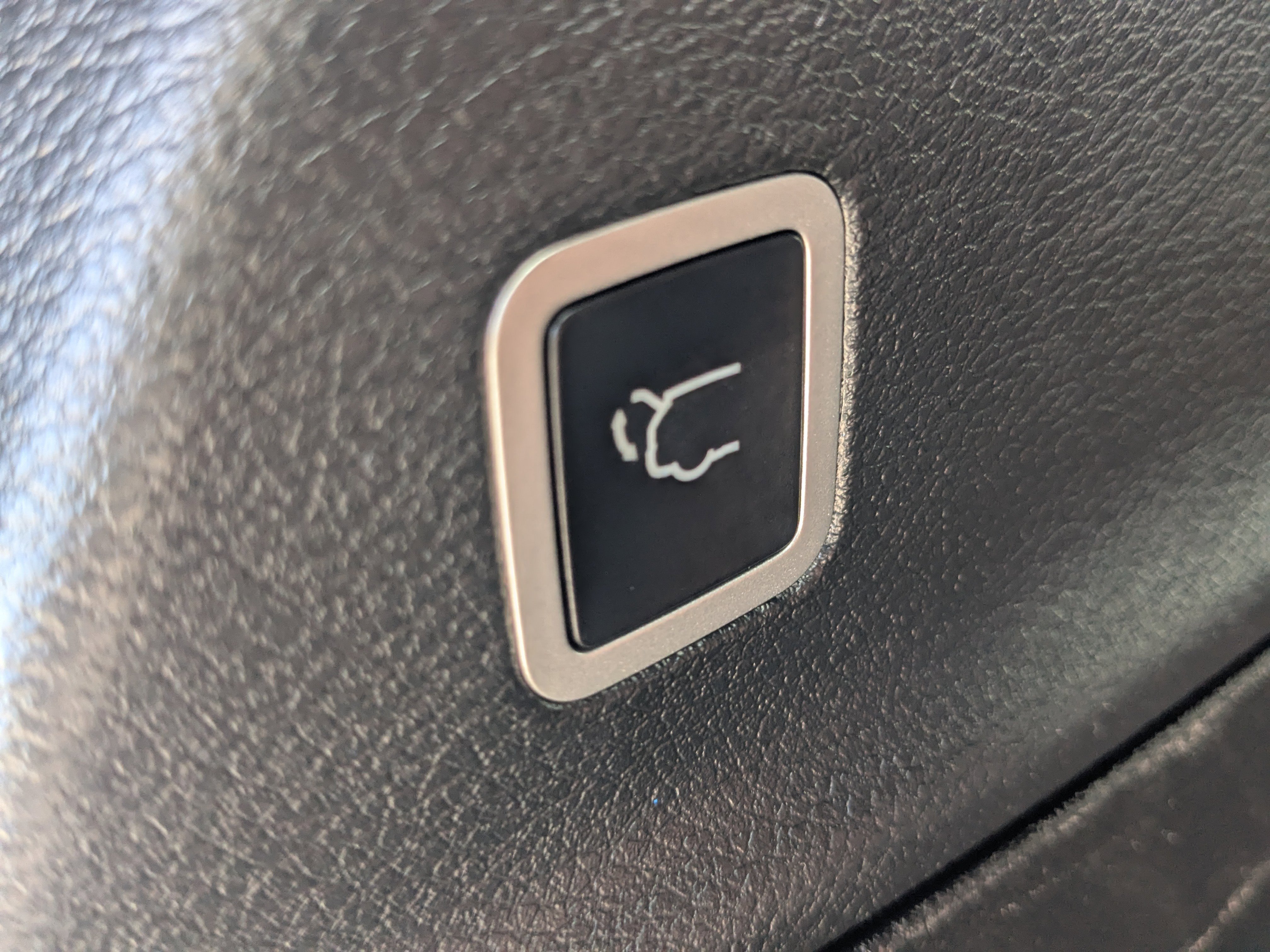 Used 2024 Fathom Blue Pearlcoat Chrysler Touring image 16