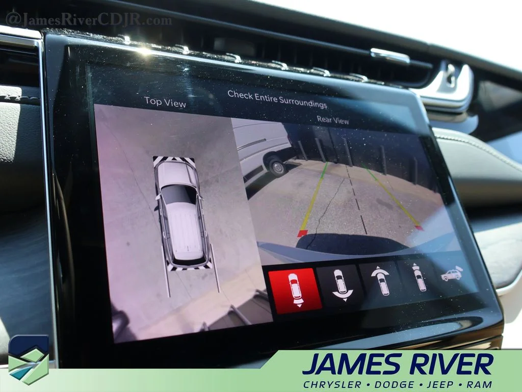 Used 2022 White Jeep 4xe image 35