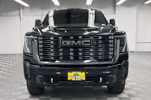 Used 2024 Onyx Black GMC Denali Ultimate image 4