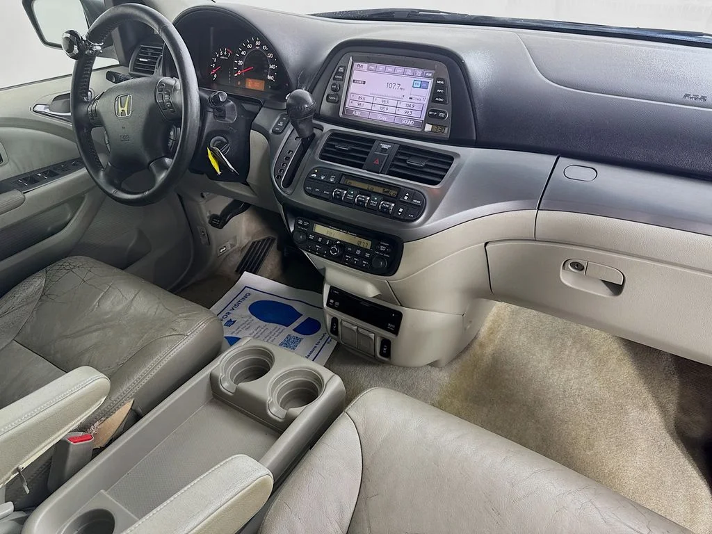 Used 2007 Nimbus Gray Metallic Honda Touring image 37