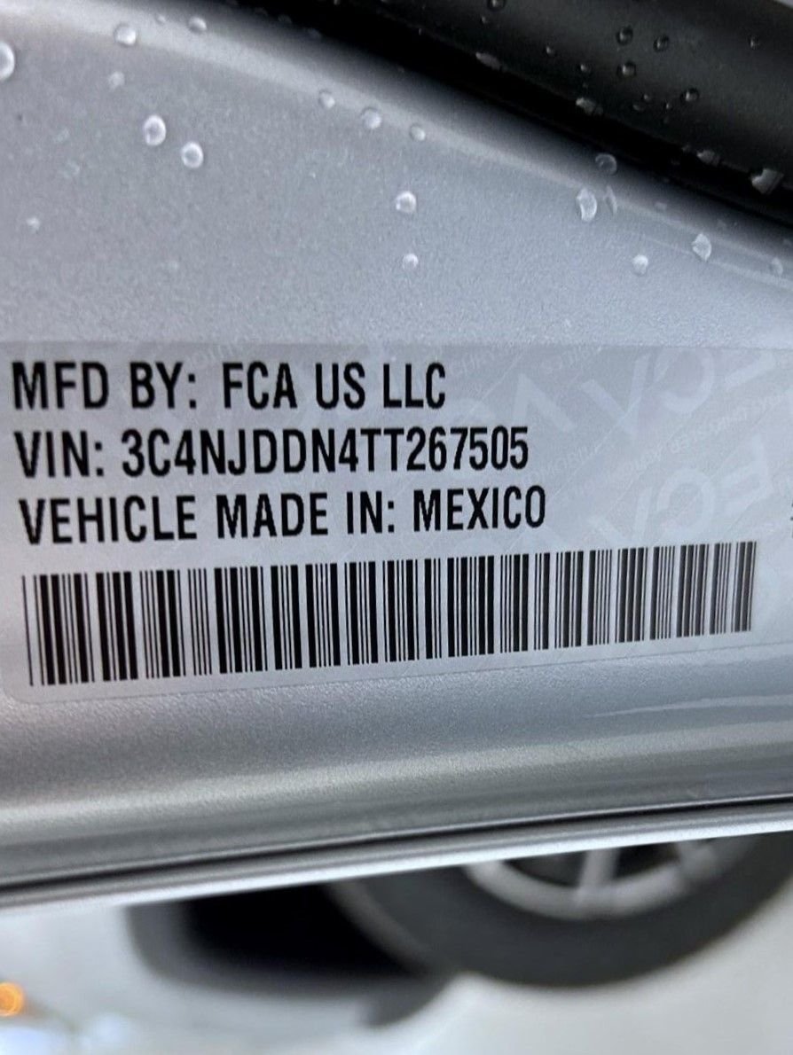 New 2026 Silver Zynith Metallic Clear-Coat Exterior Paint Jeep Trailhawk image 26