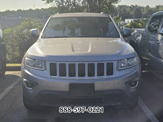 Used 2014 Silver Jeep Laredo image 3