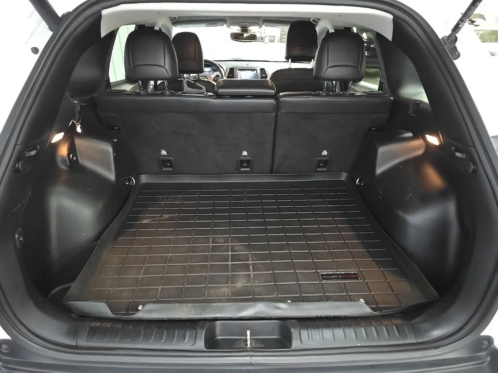 Used 2019 White Jeep Trailhawk image 15