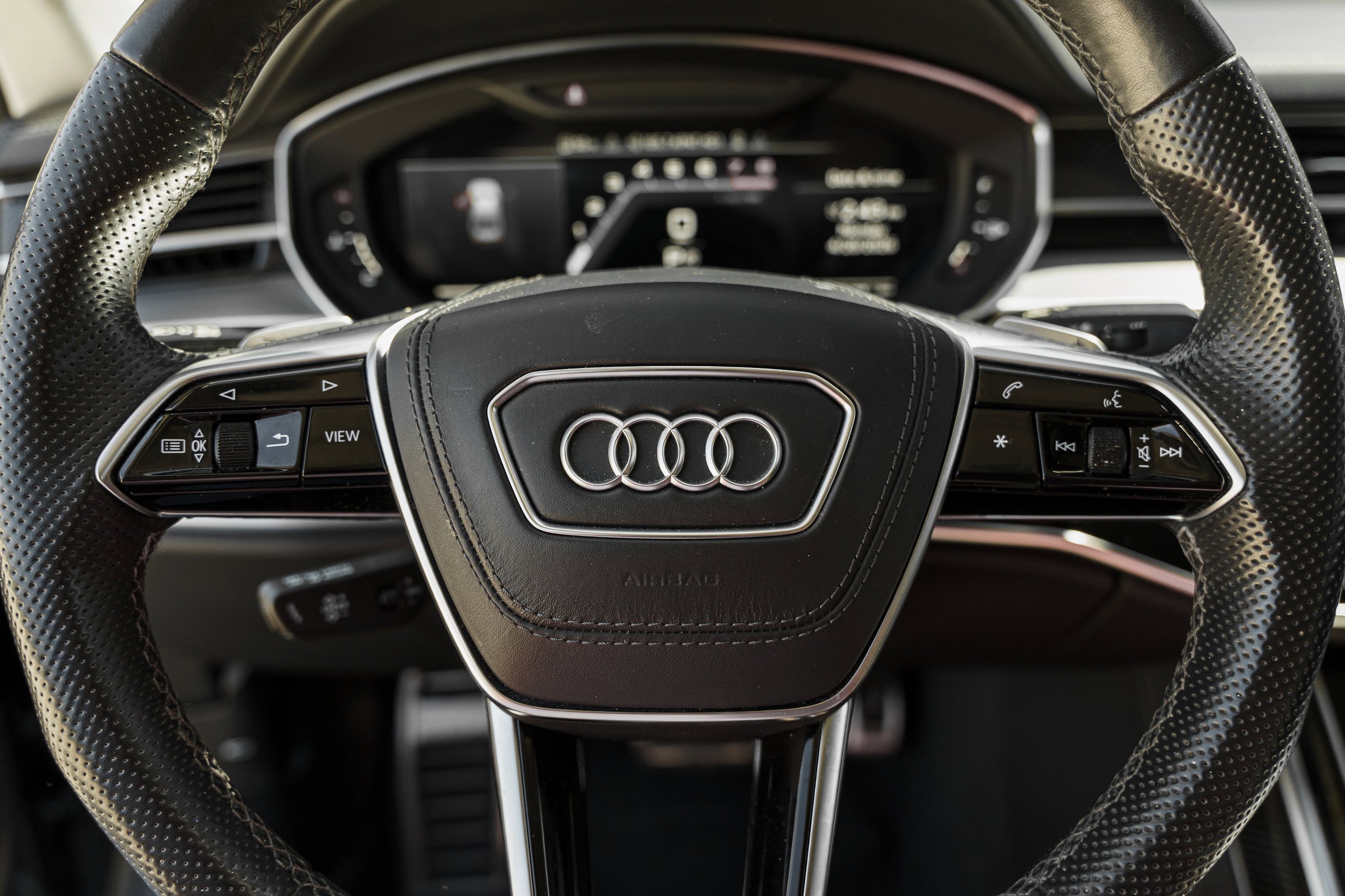 Used 2022 Daytona Gray Pearl Effect Audi  image 16