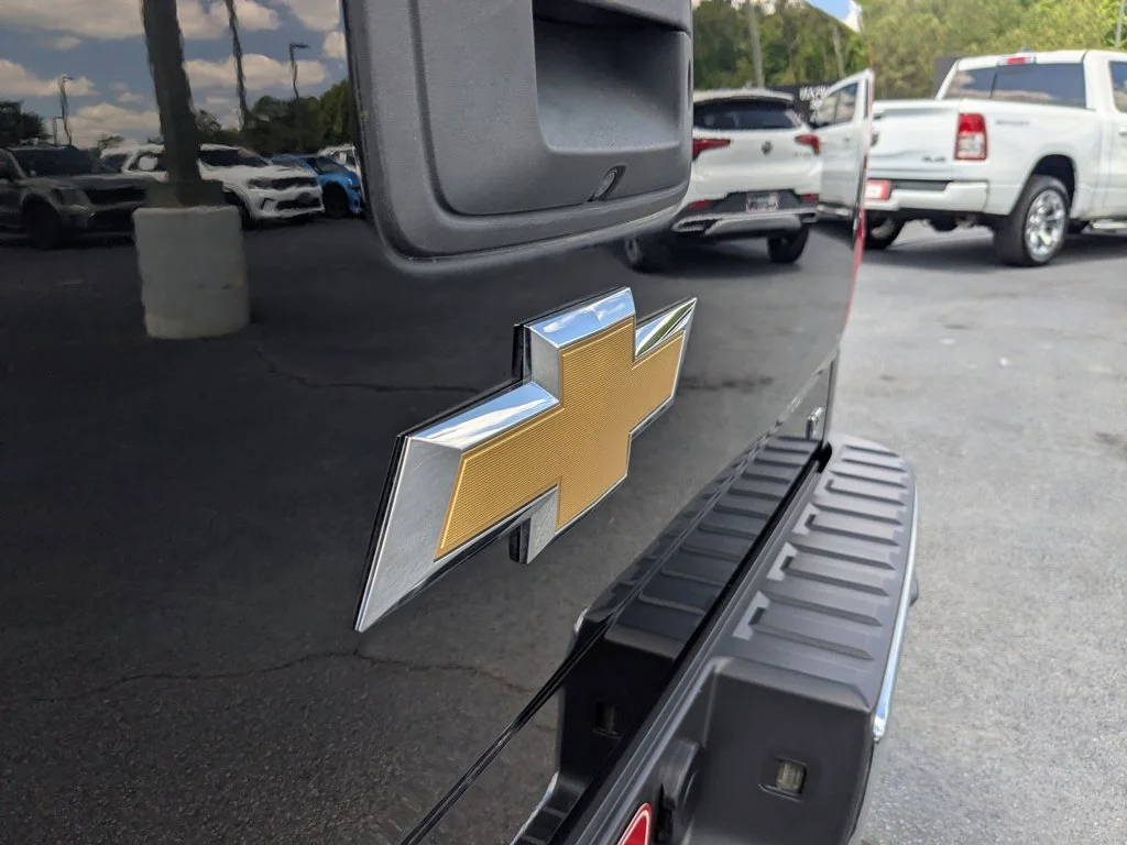 Used 2015 Black Chevrolet LT image 27
