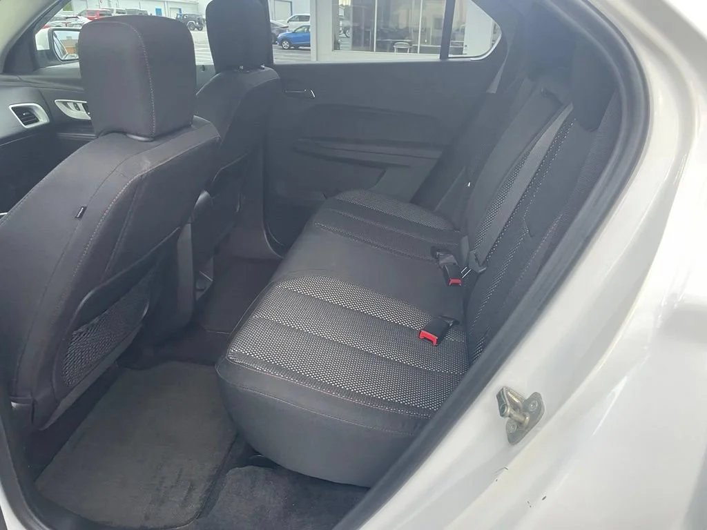 Used 2015 SUMMIT WHITE Chevrolet LT image 19