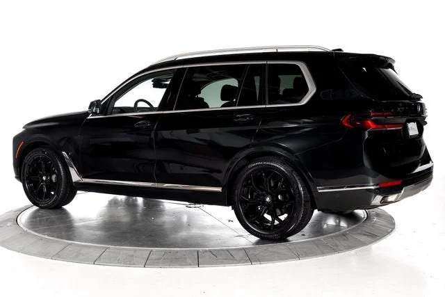 Used 2024 Black Sapphire Metallic BMW xDrive40i image 3