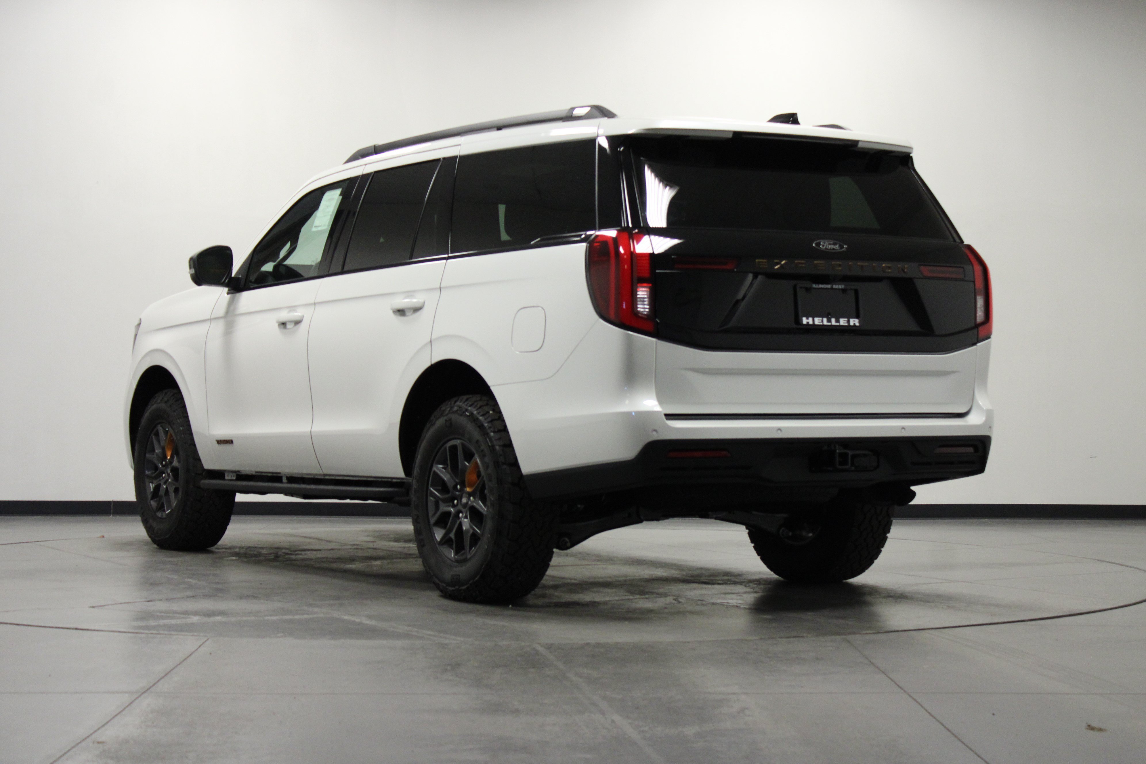 New 2026 Star White Metallic Tri-Coat Ford Tremor image 6