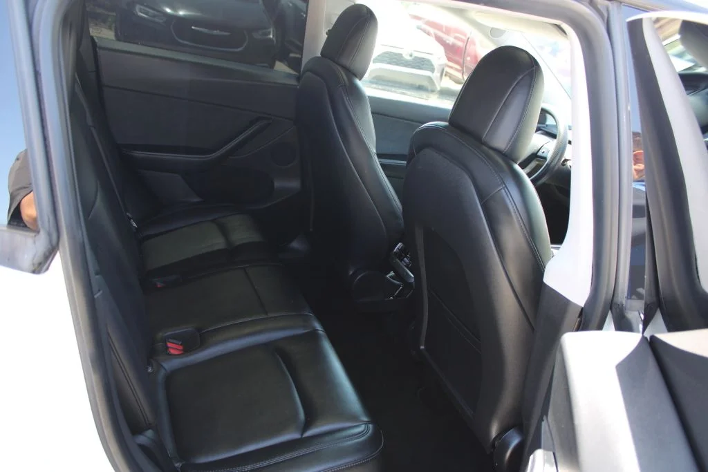 Used 2021 White Tesla Standard Range image 11