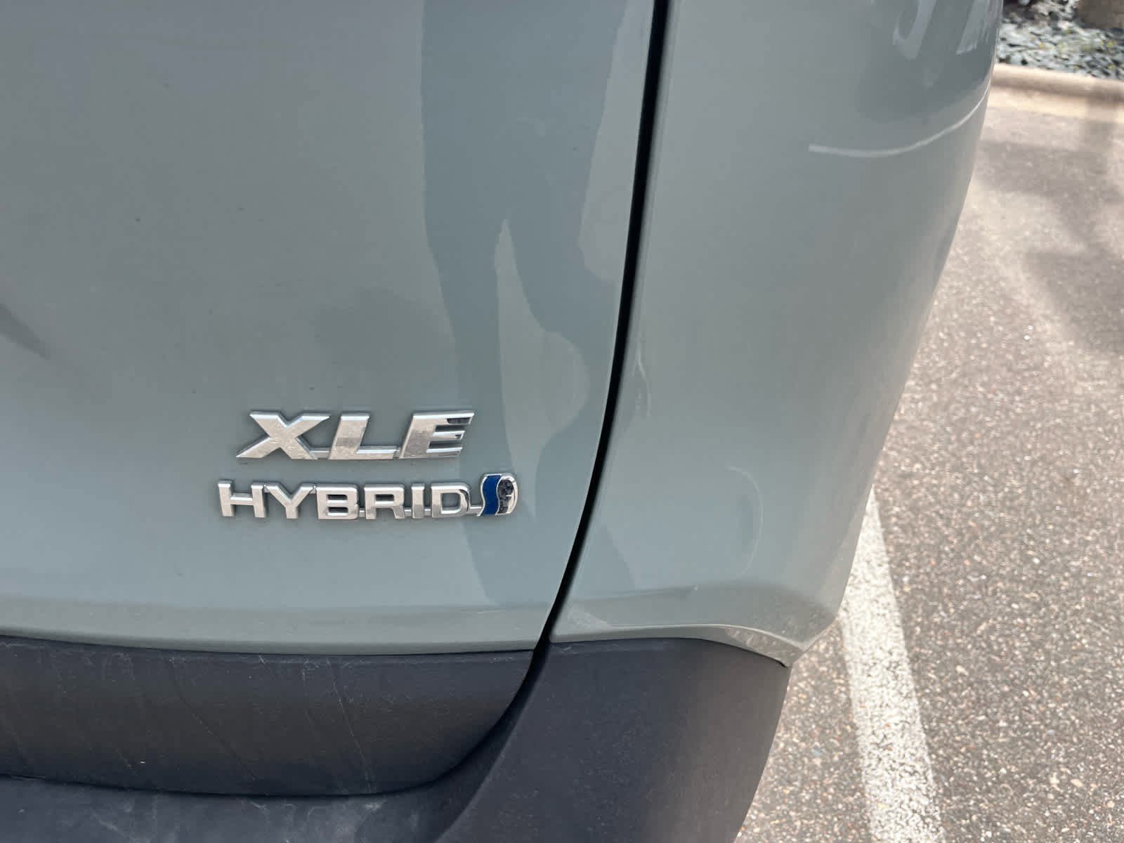 Certified Used 2022 Lunar Rock Toyota Hybrid XLE Premium image 4