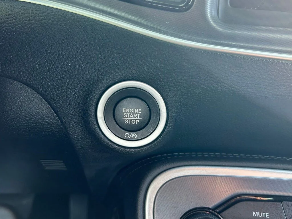 Used 2020 Gray Dodge SXT image 37