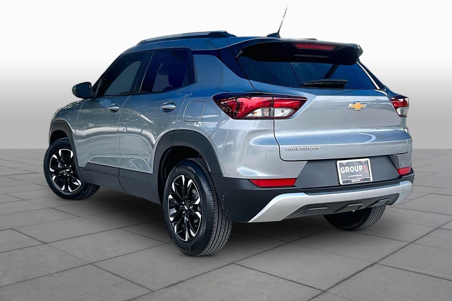 Used 2023 Sterling Gray Metallic Chevrolet LT image 12