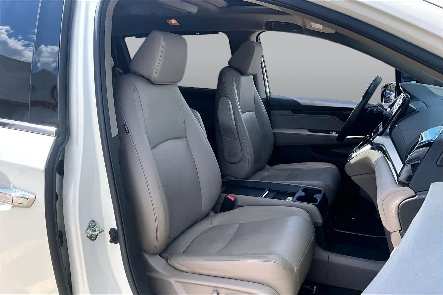 Used 2019 White Diamond Pearl Honda Elite image 9