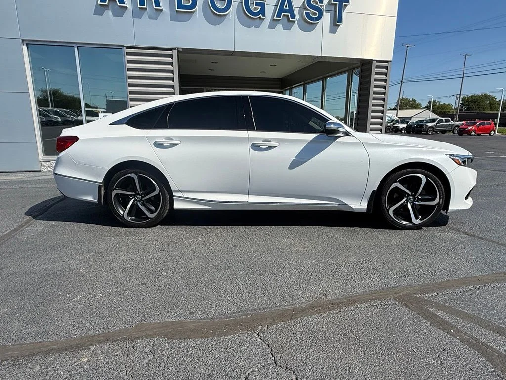 Used 2021  Honda EX-L image 4