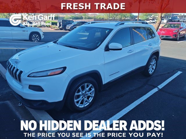 Used 2018 Bright White Clearcoat Jeep Latitude image 1