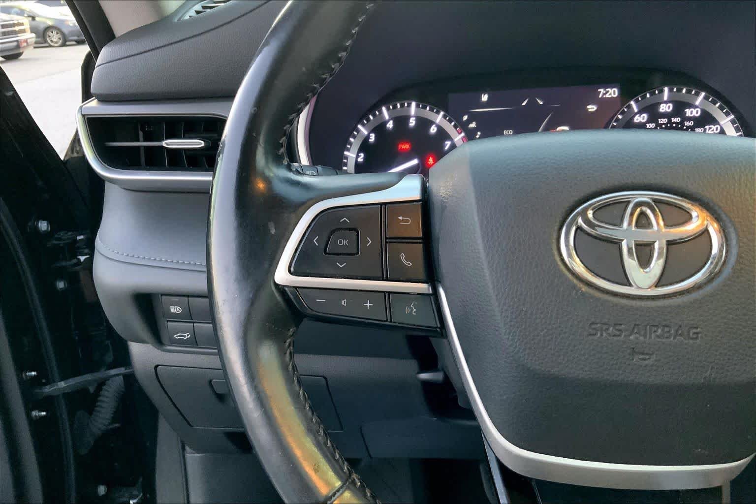 Used 2022 Midnight Black Metallic Toyota XLE image 21