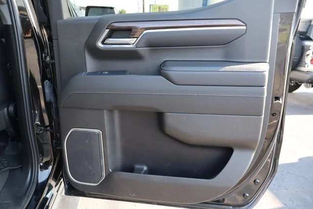 Used 2022 Black GMC Elevation image 28