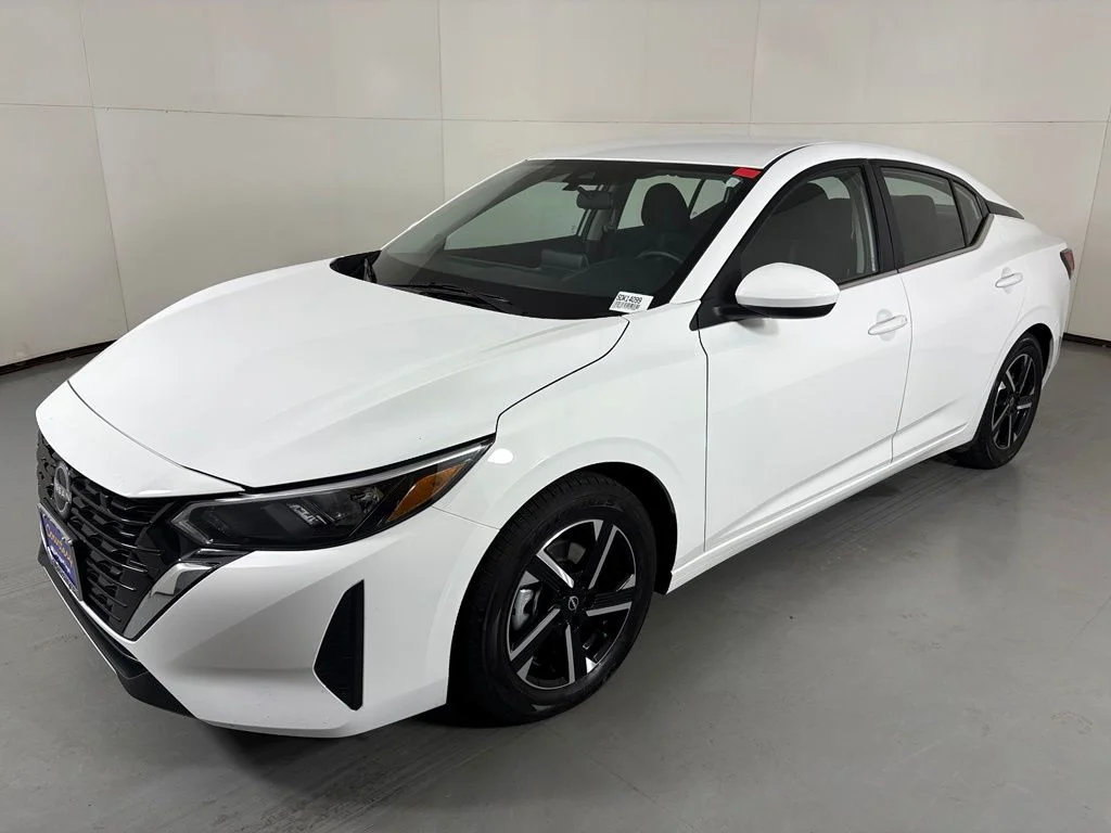 Used 2025 White Nissan SV image 4