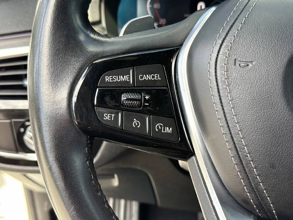 Used 2021 White BMW 530i image 41