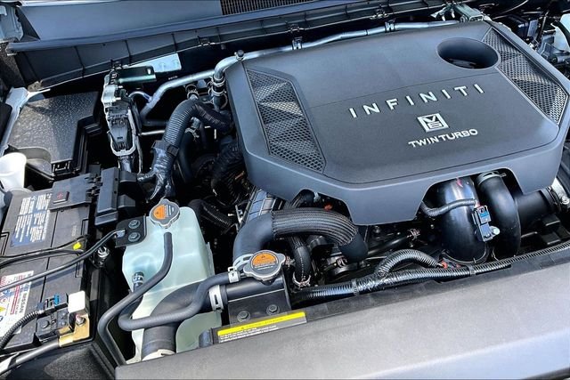 New 2027 2T RADIANT WHIT INFINITI SPORT image 35